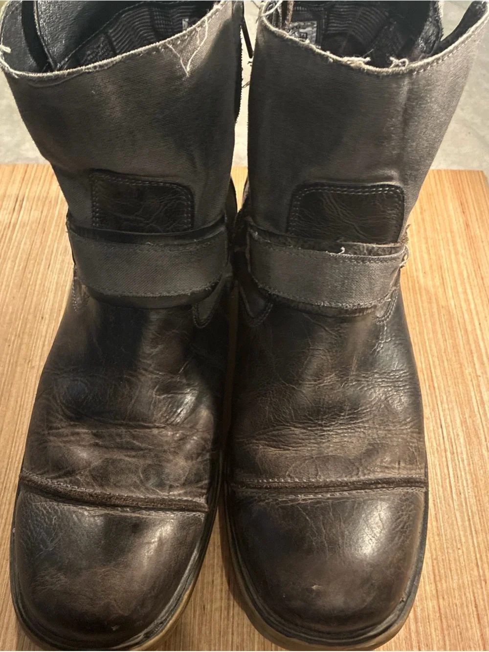 Bed-Stu Men's Black Distressed Leather Ankle Boots - Rugged Strap Design Sz 10